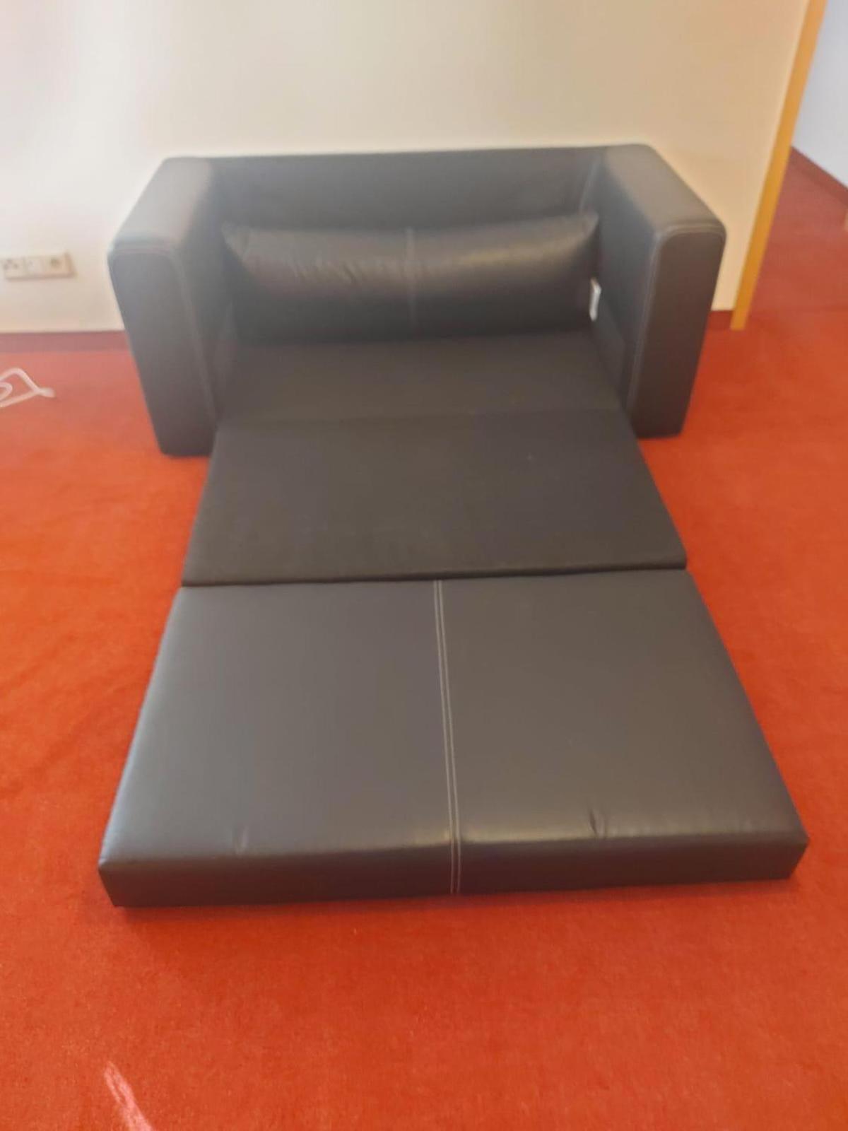 Ferienhaus 2 Bedrooms, 2 Baths House With A Living An Upstairs Reception Rea