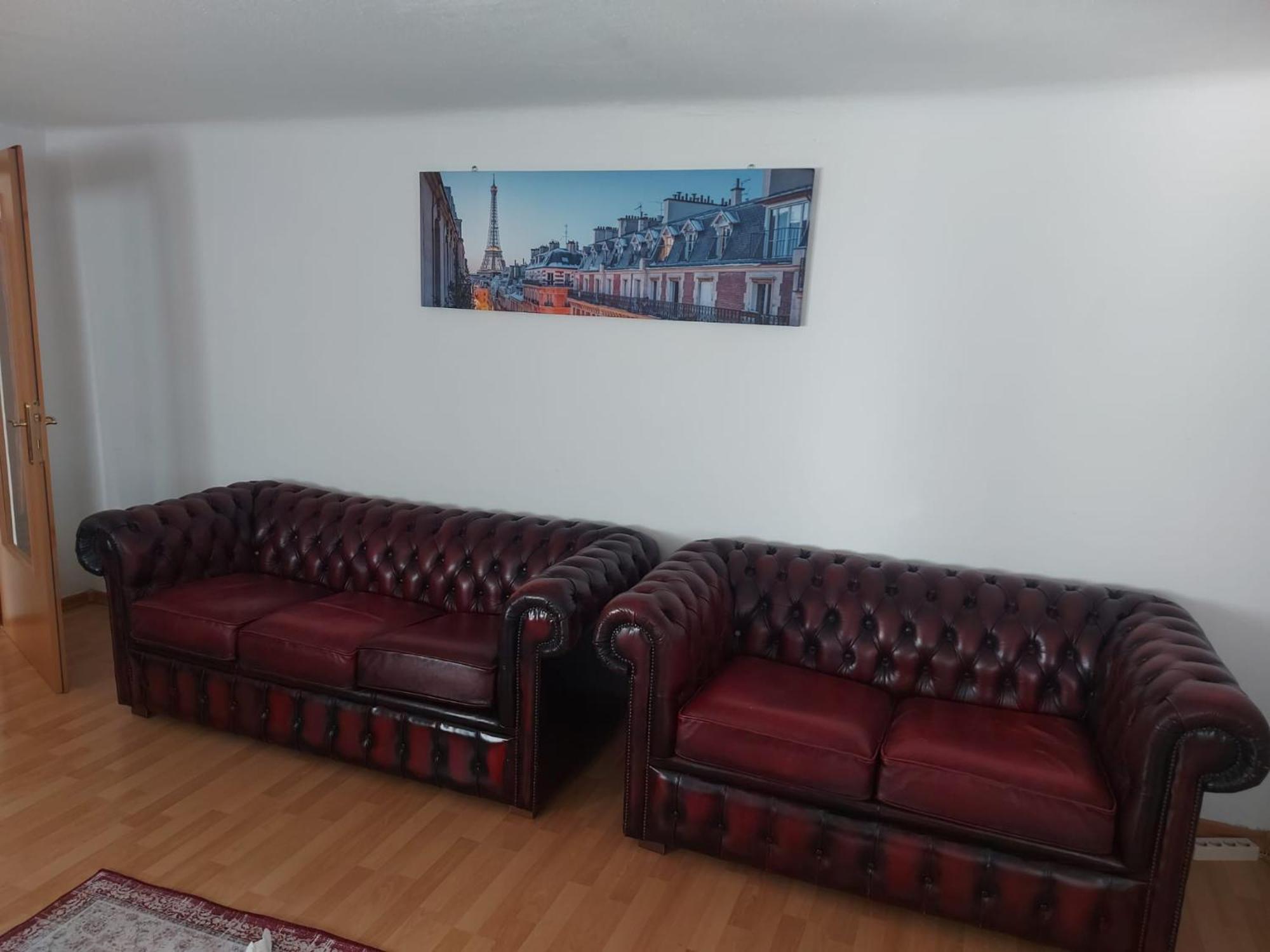 2 Bedrooms, 2 Baths House With A Living An Upstairs Reception Rea Wien