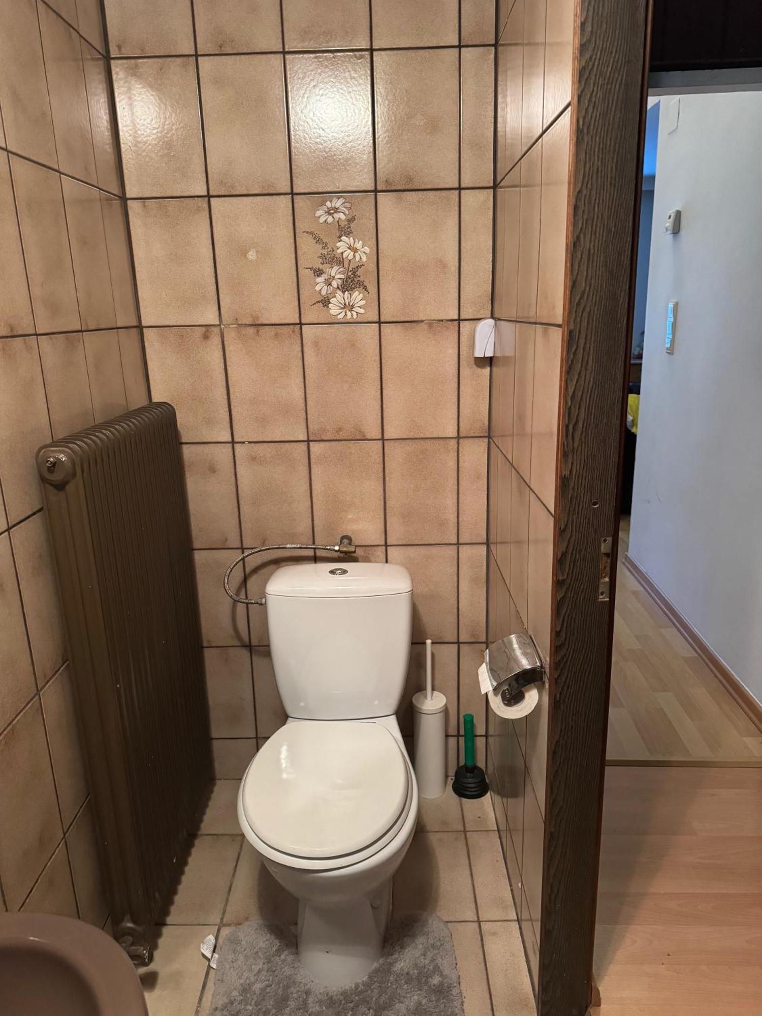 Ferienhaus 2 Bedrooms, 2 Baths House With A Living An Upstairs Reception Rea *