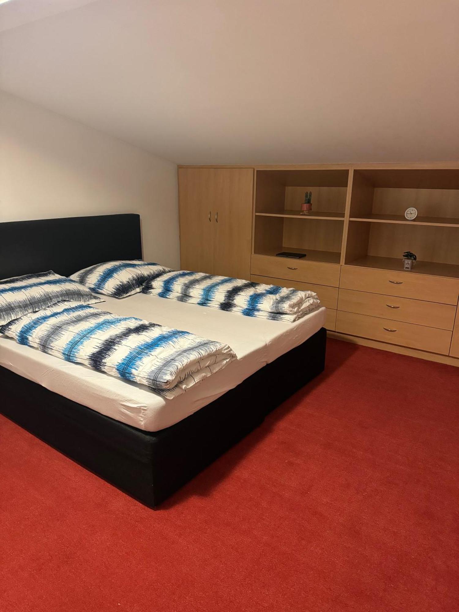 Ferienhaus 2 Bedrooms, 2 Baths House With A Living An Upstairs Reception Rea Wien