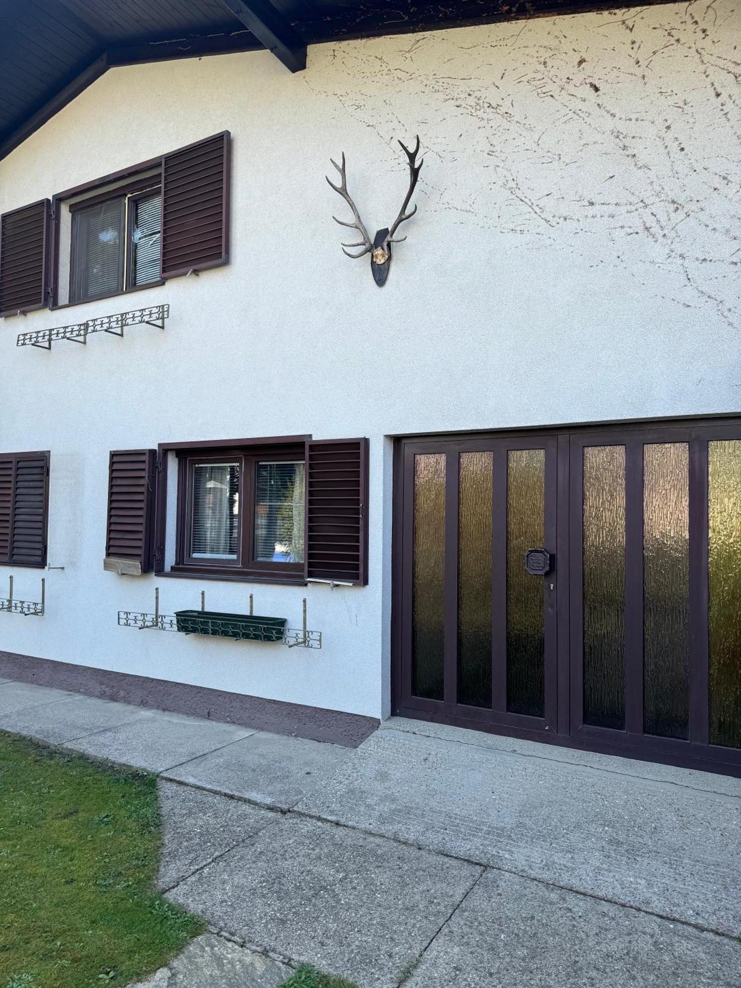 Ferienhaus 2 Bedrooms, 2 Baths House With A Living An Upstairs Reception Rea